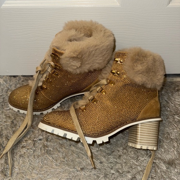 Lauren Lorraine Tan Crystal Snow Boots! - Picture 1 of 6